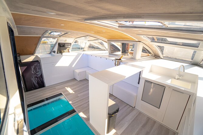 3 hrs. Whale Watching and Relaxing Chill Out Catamaran with glass floor - A quiet bay and 30 to 45 minutes to slow down