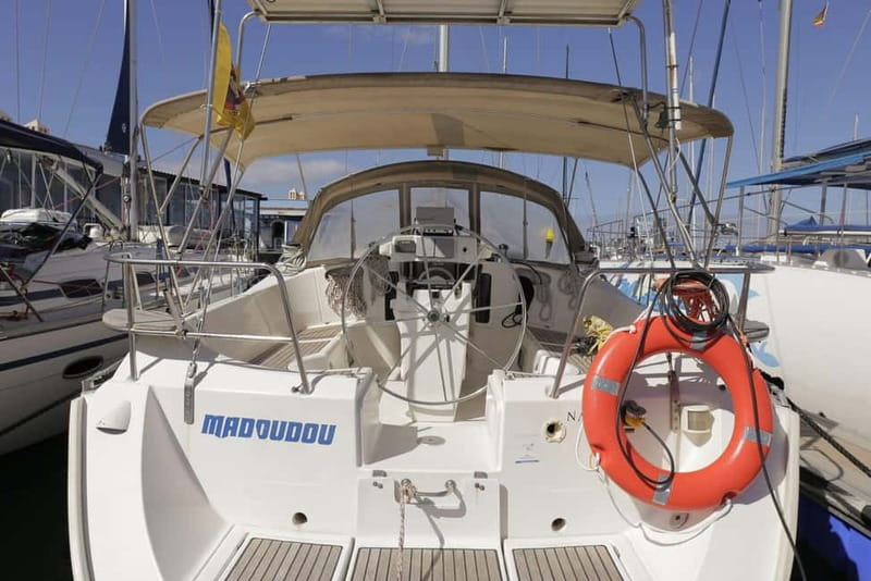 3h Whale Watching Private tour Beneteau Oceanis 440 - A 50-minute yacht stop for slowing down