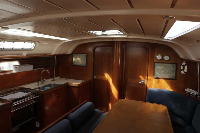 3h Whale Watching Share Tour Beneteau Oceanis 440 - Who will enjoy this outing most?