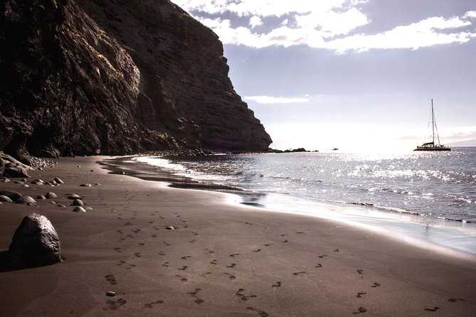 5 hr watching and listening whales and dolps. Visit Los Gigantes - Los Gigantes: Tenerife’s dramatic coastal wall
