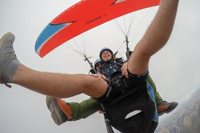 Acro Paragliding Adventure in Costa Adeje with FREE Pickup !! - The flight: coast views followed by acrobatics
