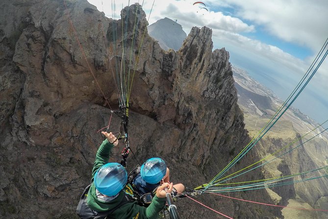 Acro Paragliding Adventure in Costa Adeje with FREE Pickup !! - Who will enjoy the acrobatic version most
