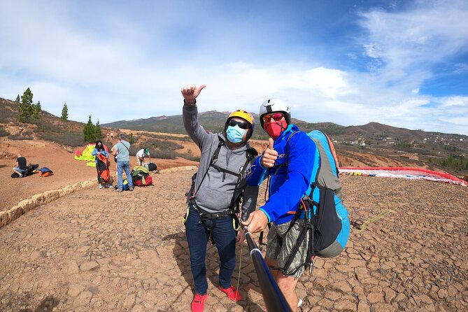 Acrobatic Paragliding Flight with Spanish Champion in Tenerife - Who will enjoy this flight most