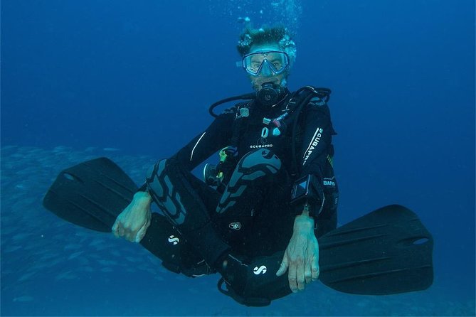 ADVANCED OPEN WATER CERTIFICATION - Improve your scuba diving skills up to 30m ! - The two required sessions: depth and navigation