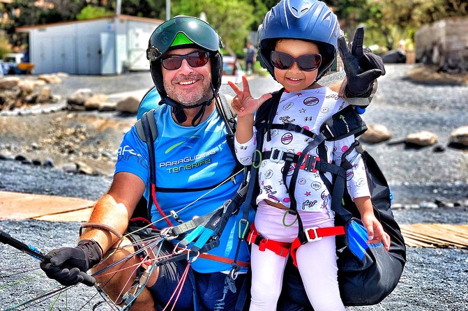 BRONZE tandem paragliding flight in South Tenerife, free pick up - Cruising above Costa Adeje