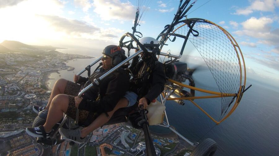 COAST: Fly over the coasts of Tenerife by Paratrike! (20min) - Timing the flight for light and comfort