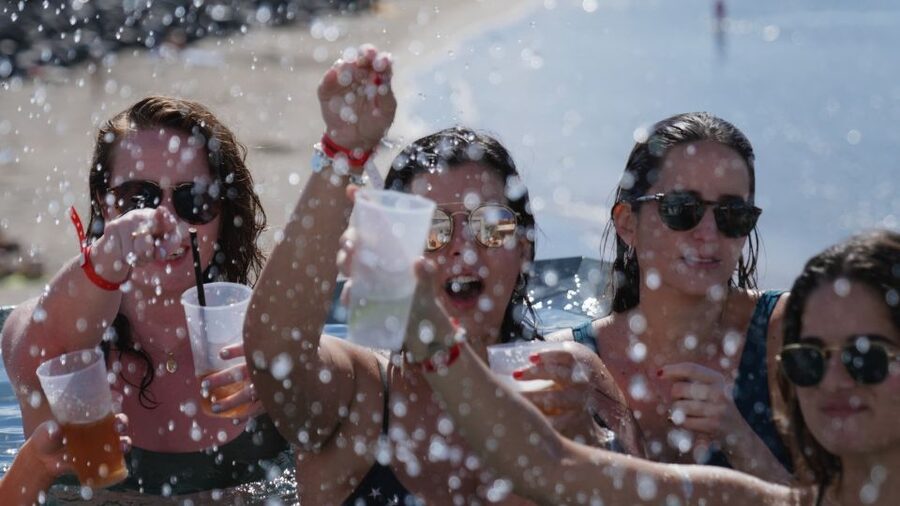 Costa Adeje: Tenerife Monkey Beach Club Utopia Pool Party - What happens between noon and 6 p.m.