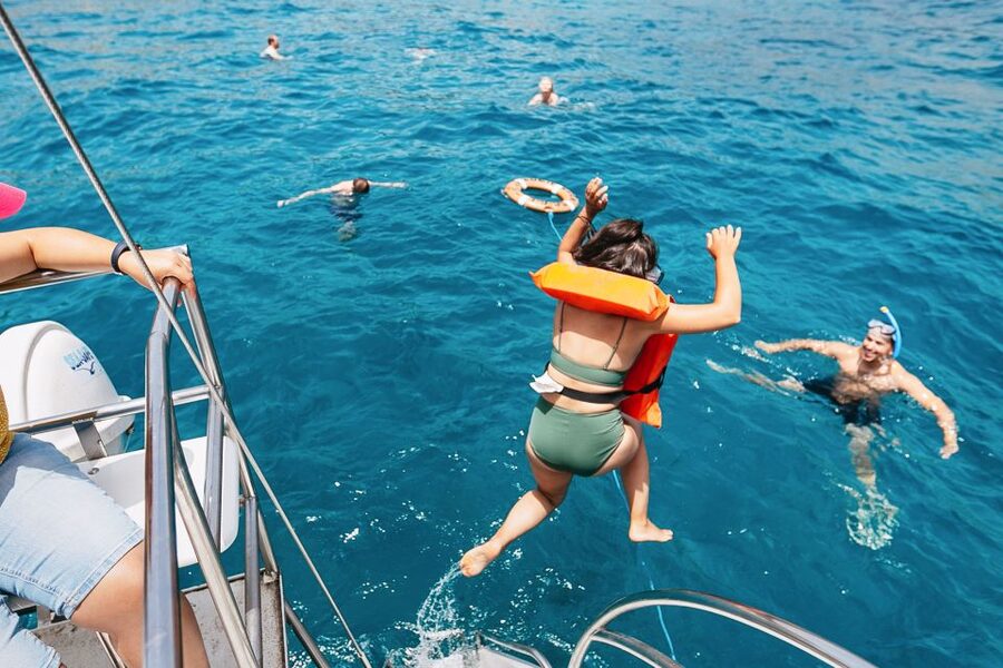 Costa Adeje: Whale Watching Catamaran Tour with Drinks - The three-hour option and Playa Espagueti