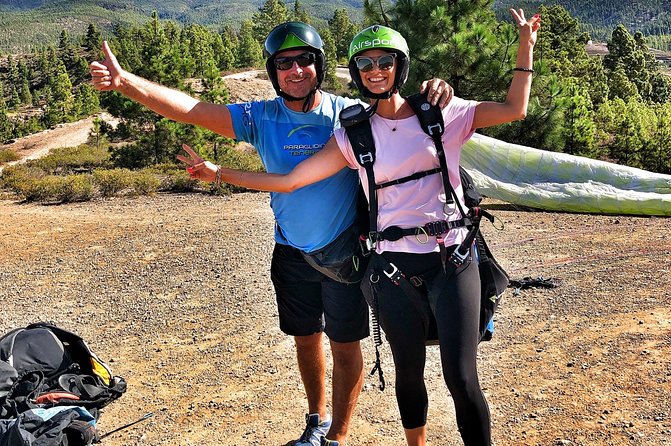 GOLD paragliding flight including videos/photos, t-shirt and a bottle of Cava - The beach landing is weather dependent