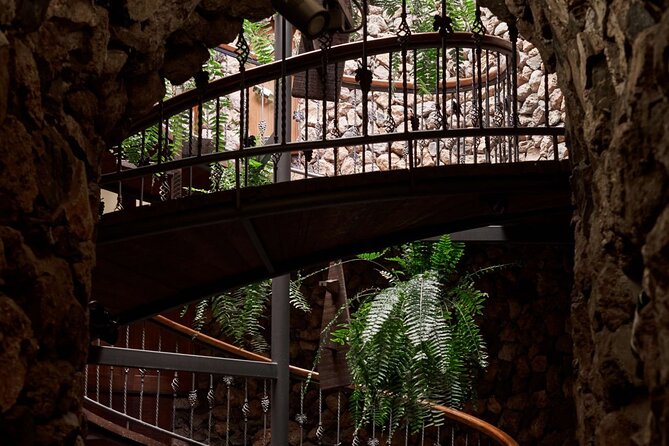 Guided Tour with 6 Wine Tasting - Starting in the Variety Garden