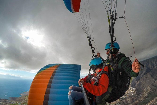 High Performance Paragliding Tandem Flight in Tenerife South - Why the safety briefing matters