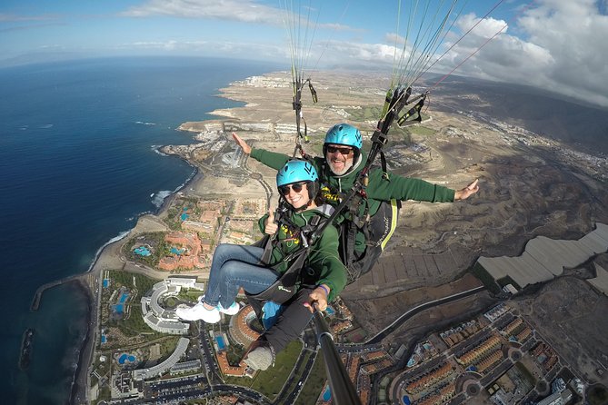 High Performance Paragliding Tandem Flight in Tenerife South - Clothing, comfort, and what to bring