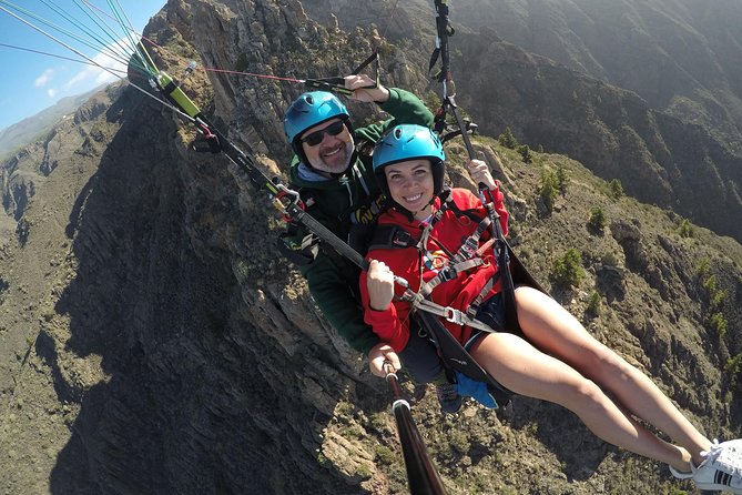 High Performance Paragliding Tandem Flight in Tenerife South - What happens at Overfly Tenerife