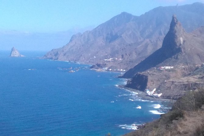Hiking tour in the Anaga biosphere reserve in Tenerife - Sergio’s guiding style