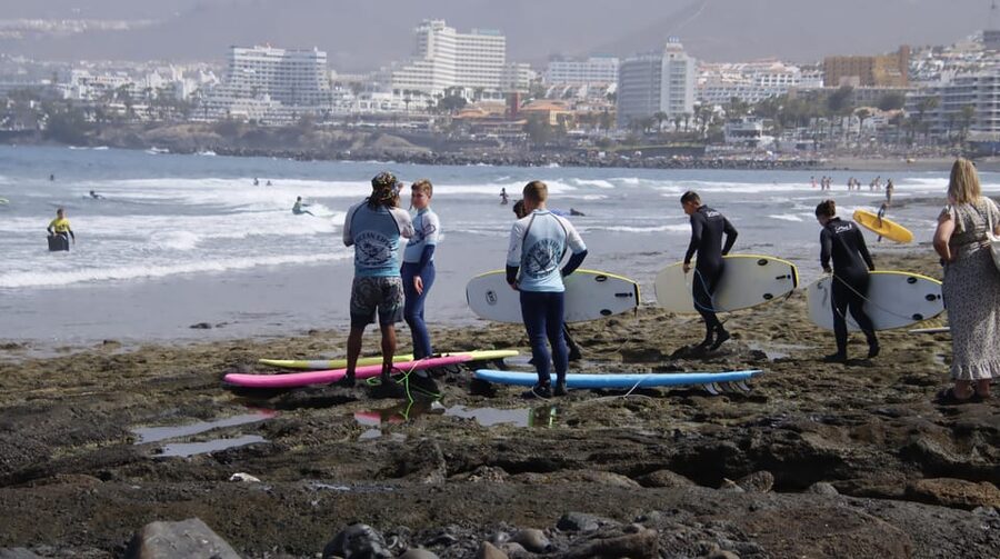 Las Américas: Inolvidable Private Surf Lesson Max 5persons - What to bring and what not to expect