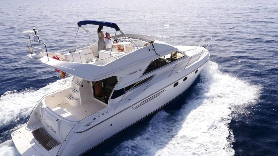 Las Galletas: Private Luxury Yacht Cruise with Lunch - What the three-hour schedule means