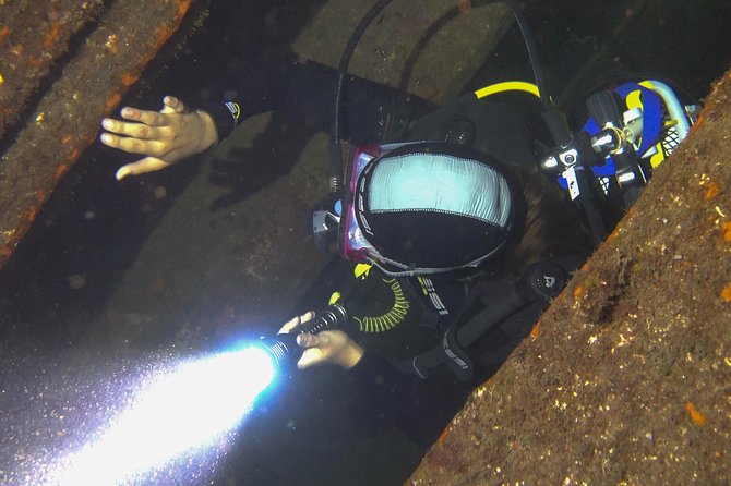 PADI Advanced Open Water Diver Course (AOWD) - 2 days - Five Adventure Dives with a clear purpose