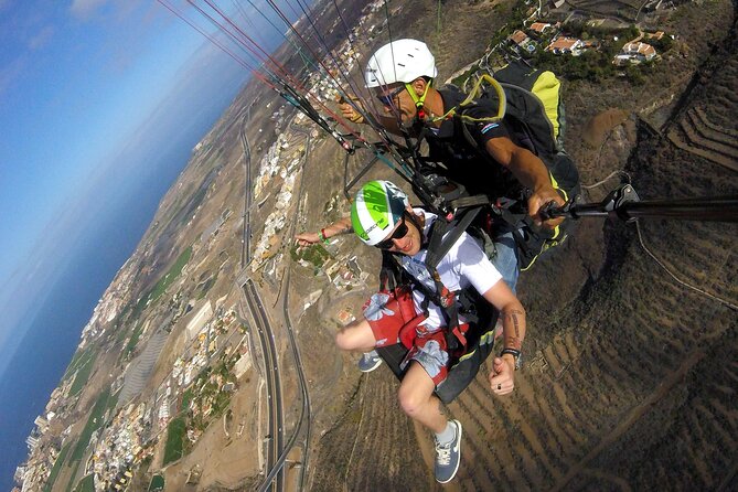 Paragliding Tandem Flight in Tenerife South ¡HOLA! - From La Enramada to the launch site