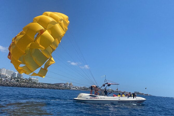 Parasailing flights on the coast of Adeje in Tenerife - Ten Minutes Above the Beaches of Adeje