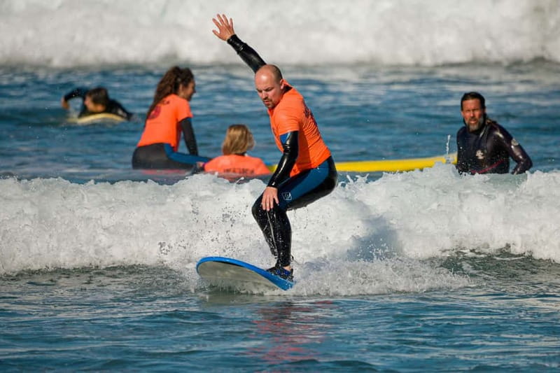 Playa de las Americas: lezione di surf con tutto incluso - Starting at Playa de las Américas
