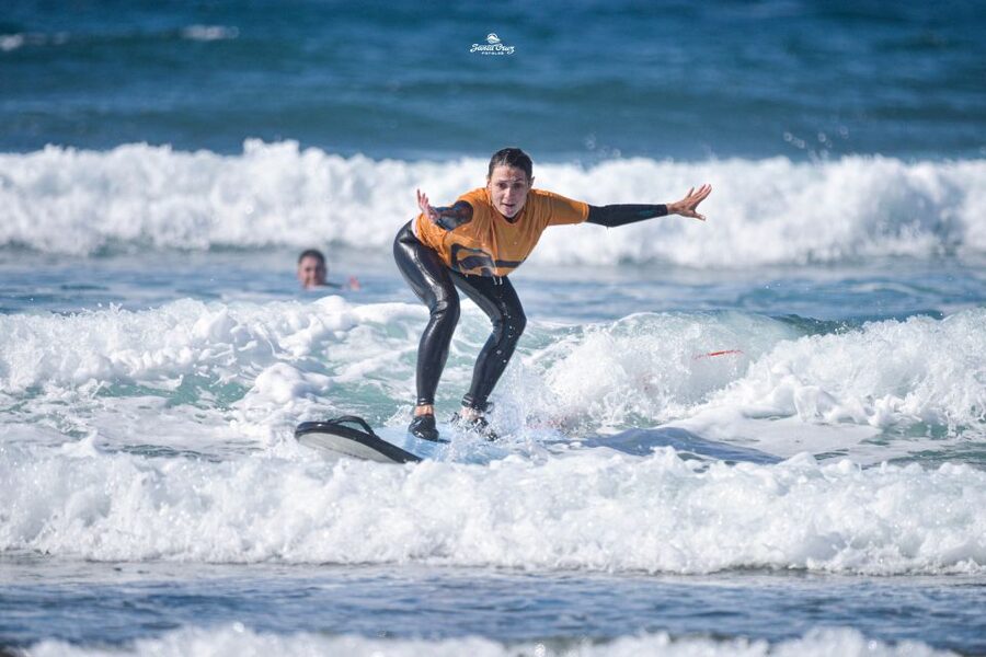 Playa de las Américas: Private or Small-Group Surf Lesson - Entering the water at low tide