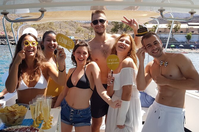 Private boat tour - Snacks, drinks, and equipment included