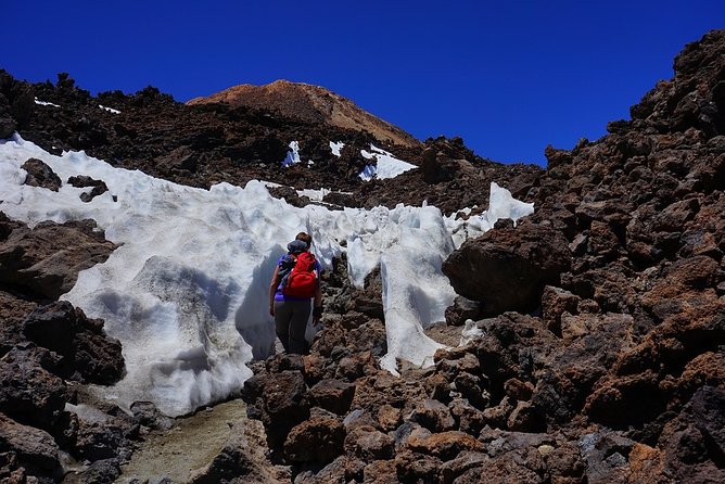Private Full Day Tour to the Top of the Teide: go hiking and return in cable car - A private route toward the top of Teide