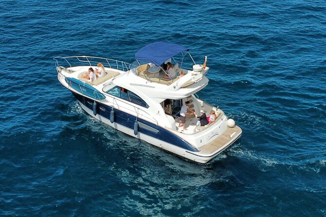 Private Luxury Motor Boat 2, 3 and 4 Hour Charters - How luxurious is the boat?