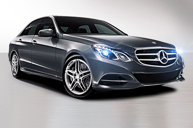 Private South Tenerife Airport Transfer to South Hotels - The vehicles and small comforts