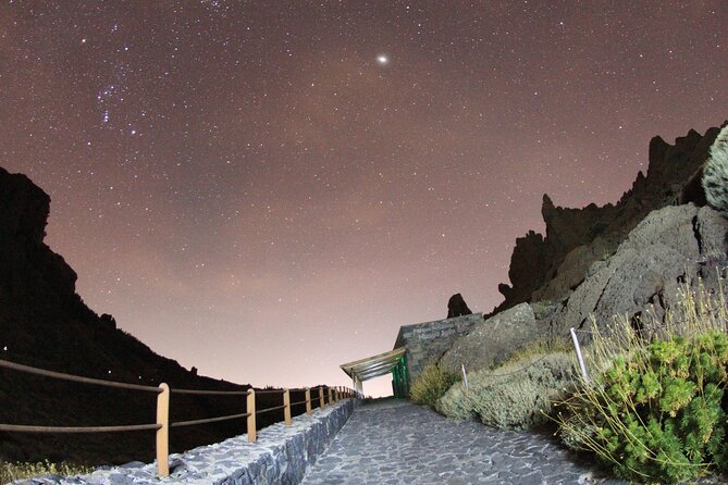 Private stargazing trip in Teide - Watching images appear through a robotic telescope