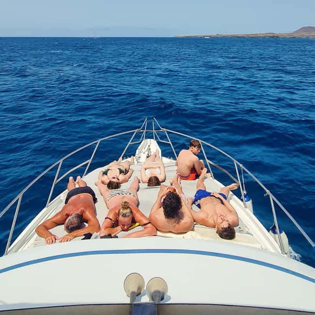 Private Yatch Amalfi Cinco - Cruising Tenerife’s coast toward Las Galletas