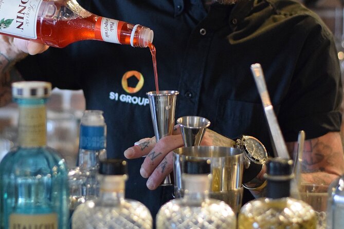 Professional Cocktail Masterclass - Watching the first cocktail take shape