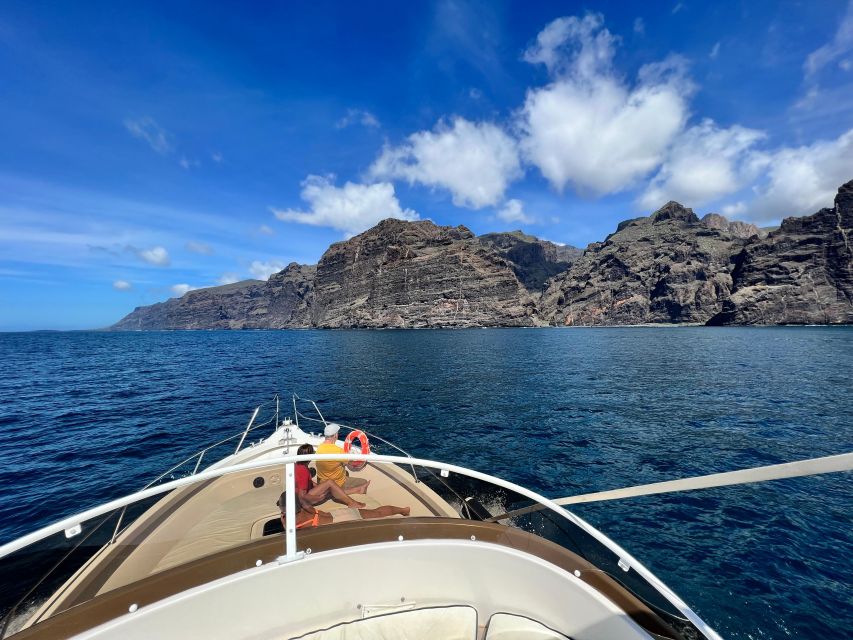 Puerto Colon : Shared/private boat trip with snack & Drinks - A second sailing stretch along the coast