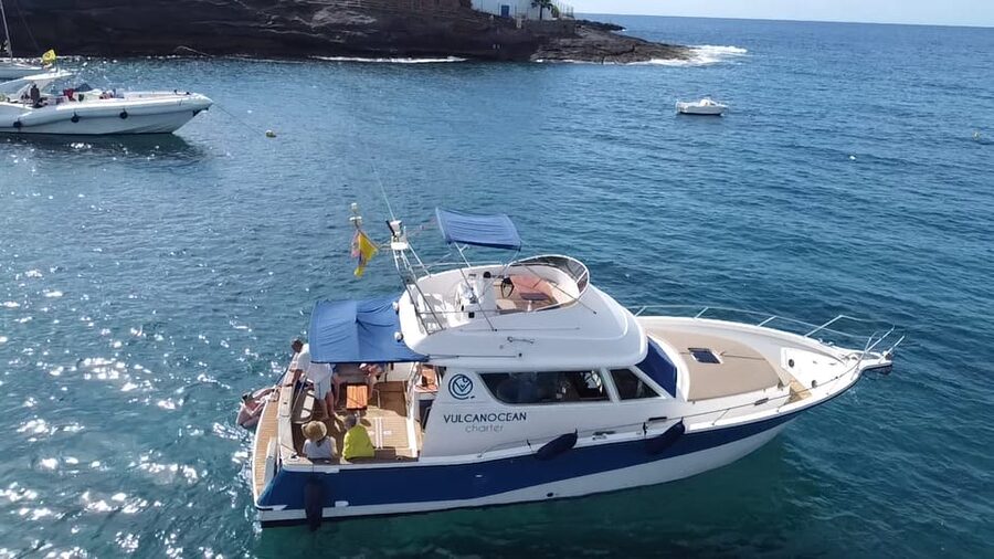 Puerto Colon : Shared/private boat trip with snack & Drinks - Meeting the boat at Puerto Colón