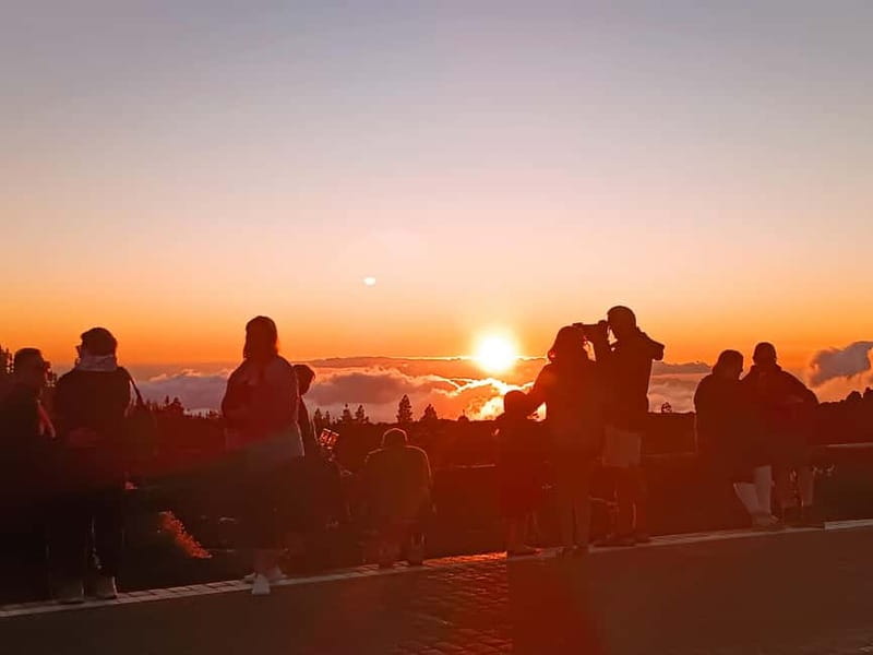 Puerto Cruz: VIP Teide Sunset & Stars, Guachiche Lunch+Cava - Stargazing under Teide’s dark sky
