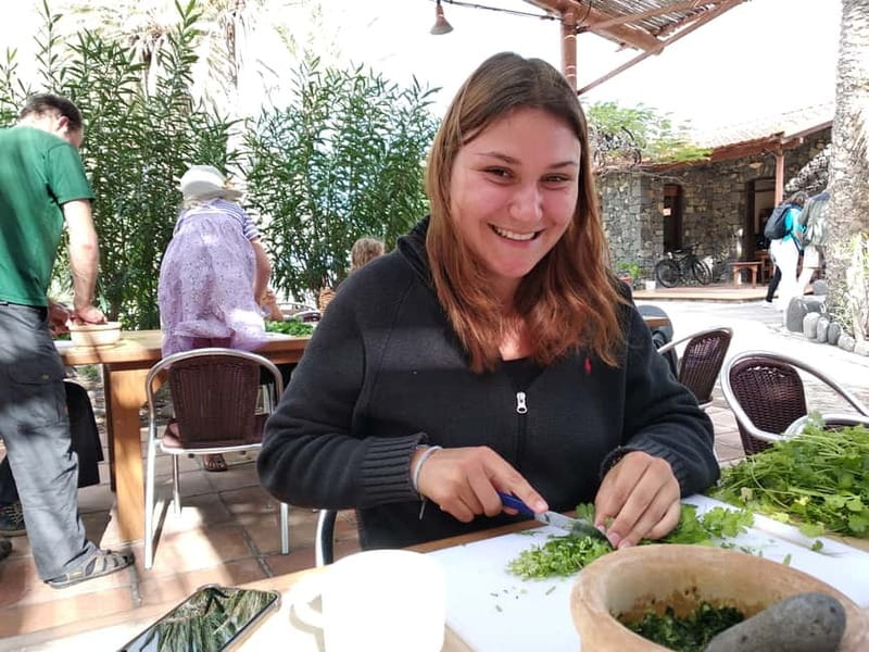Rural Life Experience: Mojo Workshop and botanical Walk - A closer look at La Laja’s village setting