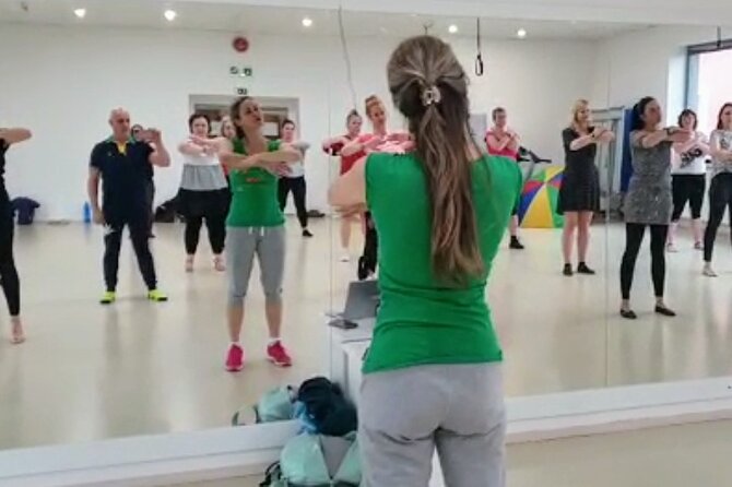 Salsa & Bachata, dance lessons Tenerife south. Have fun and learn - Who should book this experience?