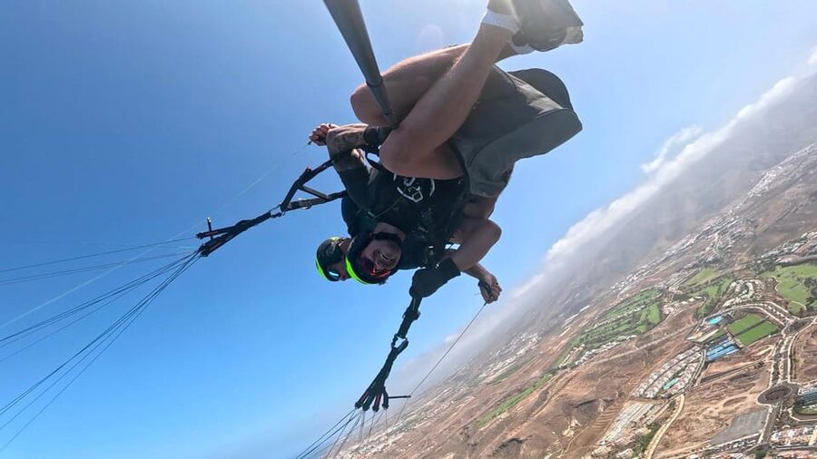 Santa Cruz de Tenerife: Acrobatic Paragliding Flight - The first two hours: meeting, preparation, and takeoff