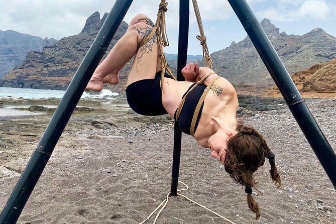 Shibari on the Beach - What the beginner lesson actually teaches