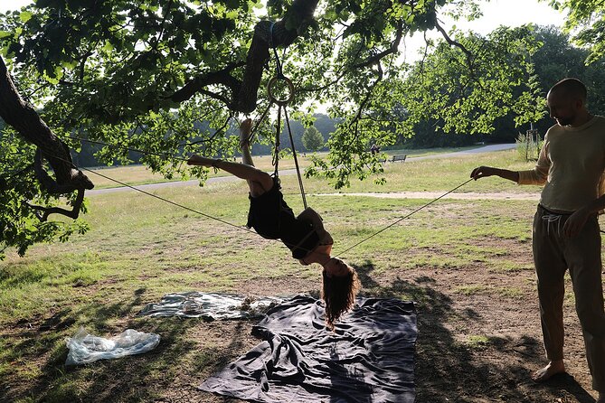 Shibari on the Beach - Beach suspension with bamboo equipment