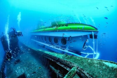 50-Minute Submarine Dive