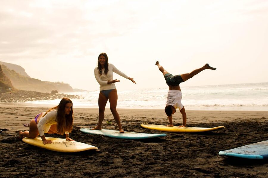 Surf class in Tenerife South - What happens during the two-hour class