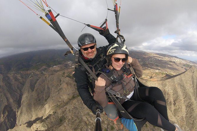 Tandem Paragliding Flight over Tenerife - Landing conditions and the one important caveat