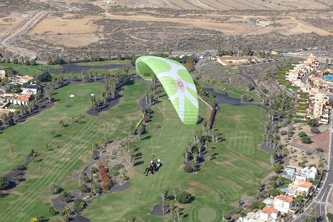 Tandem paragliding in Tenerife - Landing is part of the experience