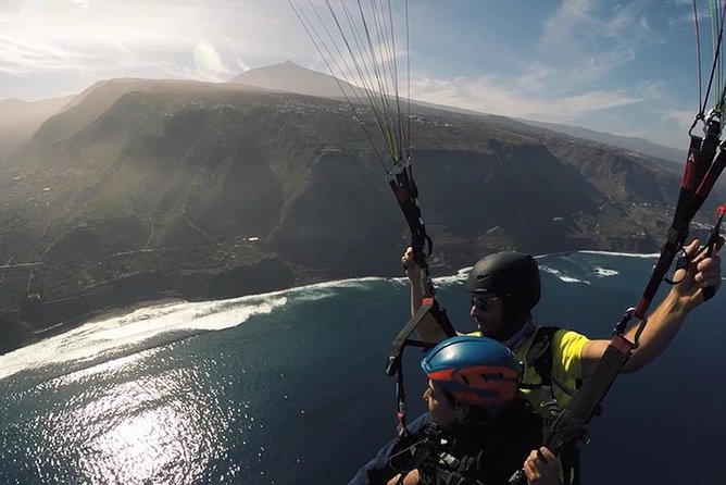 Tenerife Basic Paragliding Flight Experience with Pickup - Why this works well for first-timers and families