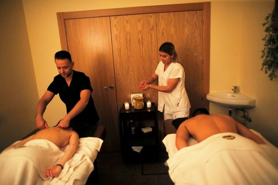 Tenerife: Beer Spa Experience with Tastings and Snacks - What happens during the one-hour visit