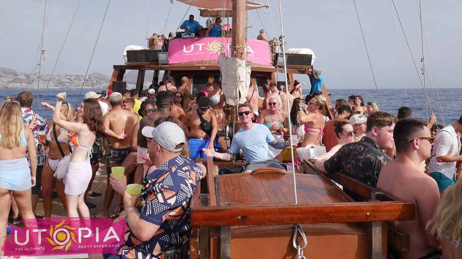 Tenerife: Boat Party with Open Bar and DJs - The open bar and what it is worth