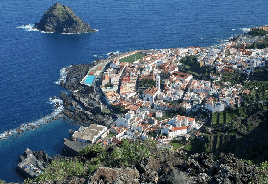 Tenerife: Private Day Tour of the Island with Hotel Pickup - Los Gigantes and the island’s big scenery