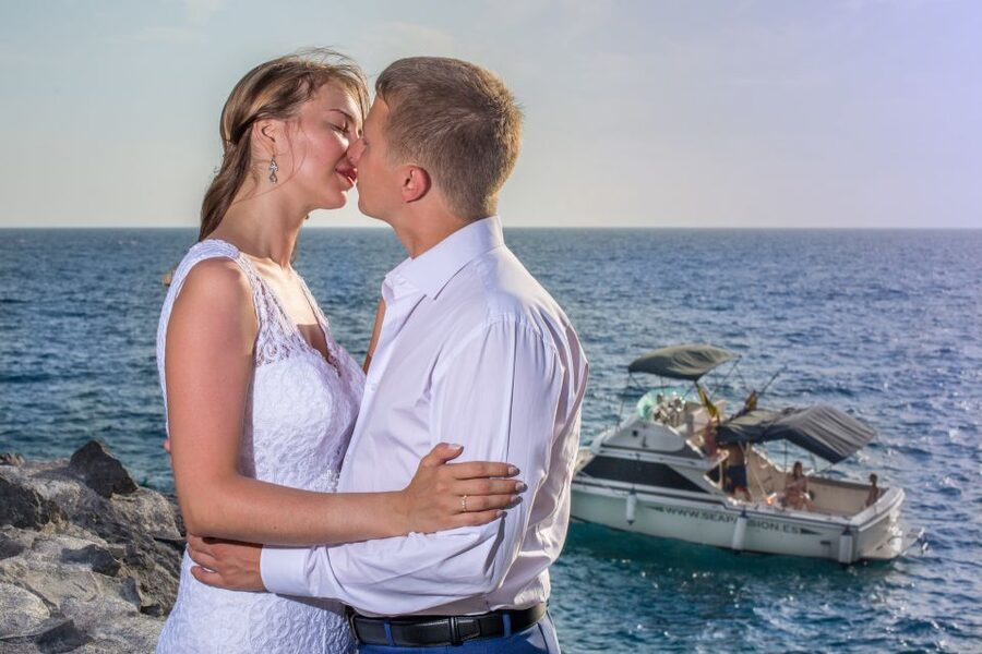 Tenerife: Professional Photo Shoot with 50 Photos - Pickup area, languages, and booking flexibility
