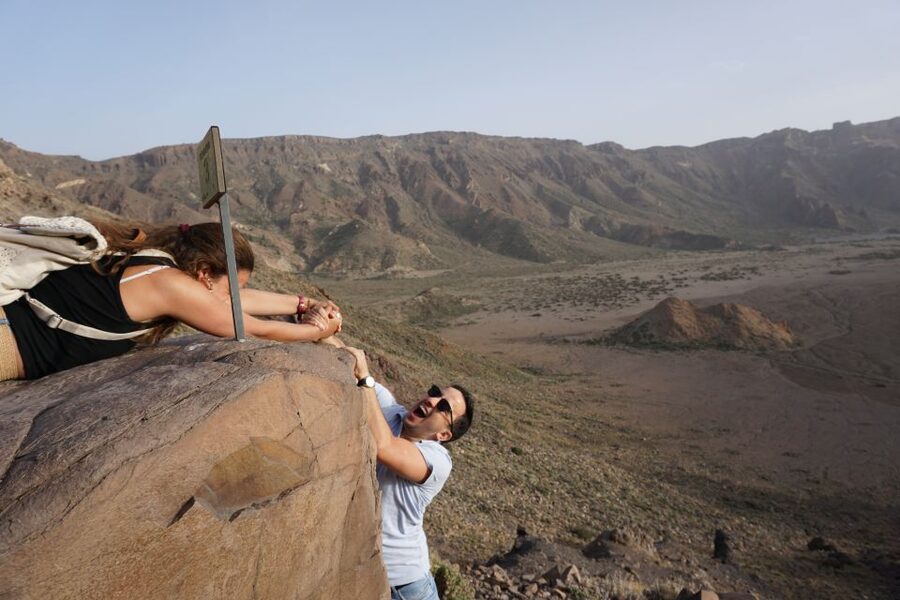 Tenerife: Sunset Teide National Park & Photos - The parador viewpoint and final light